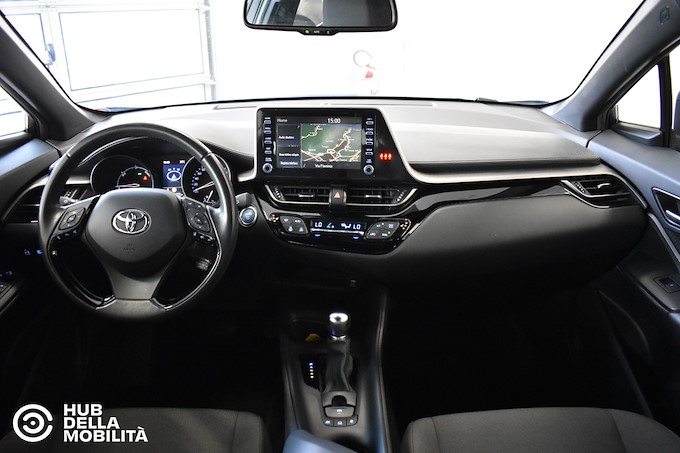 TOYOTA C-HR 1.8 Hybrid E-CVT Business